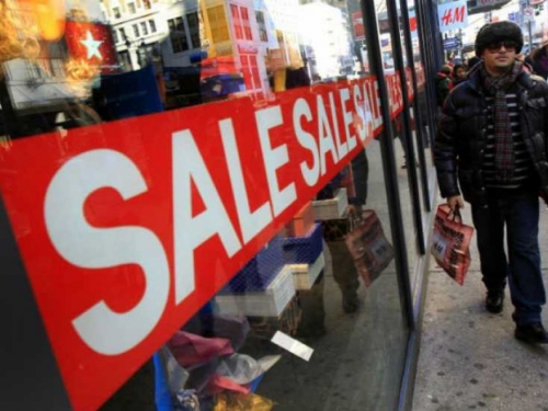 Amerikanci u prodajnim lancima za Božić potrošili više od 800 milijardi dolara