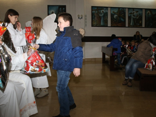 ​FOTO: Sv. Nikola s radošću dočekan u župi Rumboci