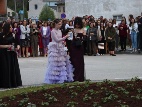 FOTO/VIDEO: Matura 2023. - Defile mladosti na ulicama Prozora