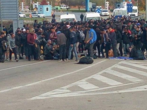 Vlasti USK pripremaju transport 4.000 migranata nazad u Sarajevo