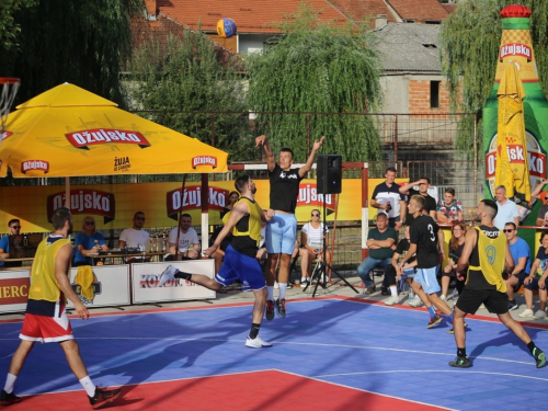 FOTO: Ekipa ''Makarska 3x3'' pobjednik 19. Streetball Rama 2021.