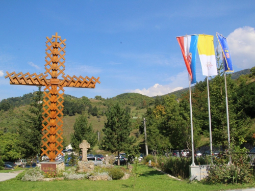 FOTO: Na Uzdolu obilježena 25. obljetnica zločina nad Hrvatima