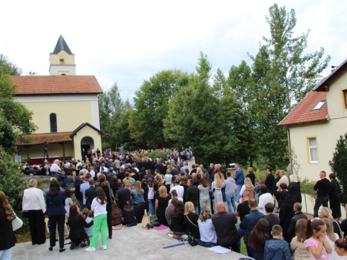 FOTO: Obilježena 32. obljetnica stradanja Hrvata na Uzdolu