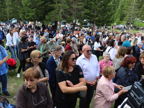 FOTO/VIDEO: Tisuće vjernika na Kedžari proslavilo 'Divin dan'