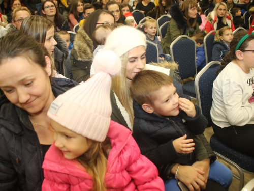 ​FOTO: Sv. Nikola razveselio mališane u Rumbocima