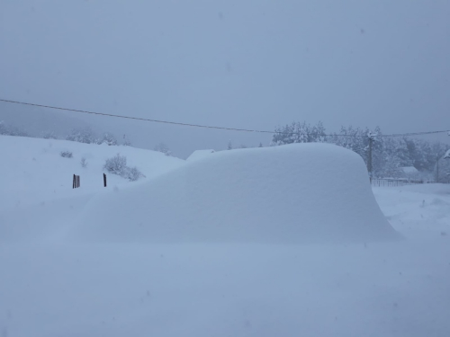 FOTO: Visina snijega na Orašcu 76 cm