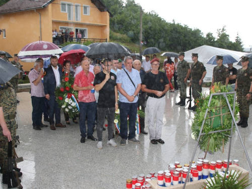 UZDOL: Otkriven spomenik poginulim braniteljima i obilježen Dan 3. bojne brigade Rama