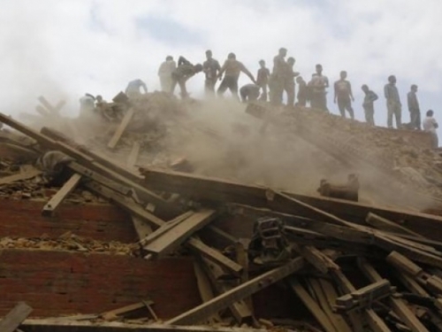 Broj poginulih u potresu u Nepalu narastao na 3.218