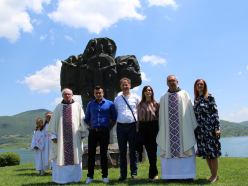 FOTO: Prva pričest u župi Rama Šćit
