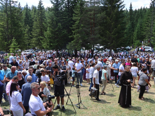 FOTO/VIDEO: Tisuće vjernika na Kedžari proslavilo 'Divin dan'