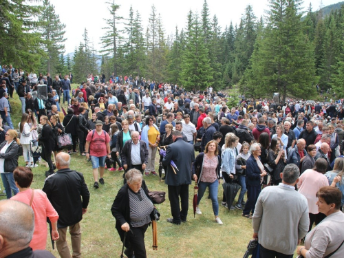 FOTO/VIDEO: Tisuće vjernika na Kedžari proslavilo Divin dan