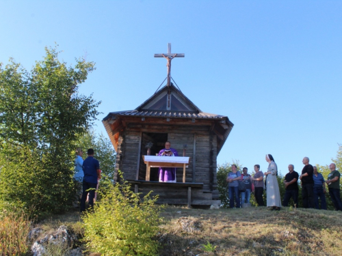 Križni put i slavlje sv. Mise na Uzdolskoj kalvariji