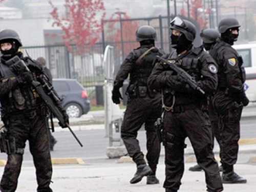 Velika policijska akcija u Sarajevu: Uhićeno 11 osoba osumnjičenih za terorizam!