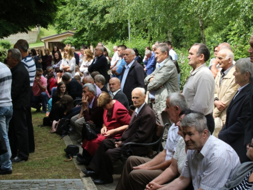 FOTO: Vanjska proslava sv. Ante u župi Gračac