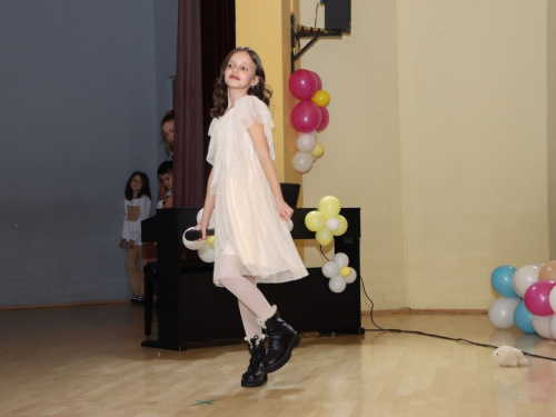 FOTO: Ines Markešić i Magdalena Zadro pobjednice dječjeg festivala ''Mala Rama 2024.''
