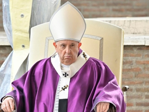Papa preskočio govor za europske rabine, rekao da se ne osjeća dobro
