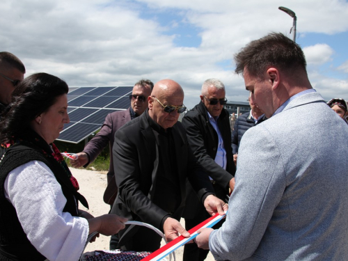 ​FOTO: Na Kupresu otvorena fotonaponska elektrana BAN