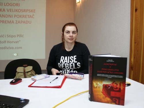 FOTO: Na Šćitu predstavljena knjiga “Jasenovac i poslijeratni jasenovački logori”