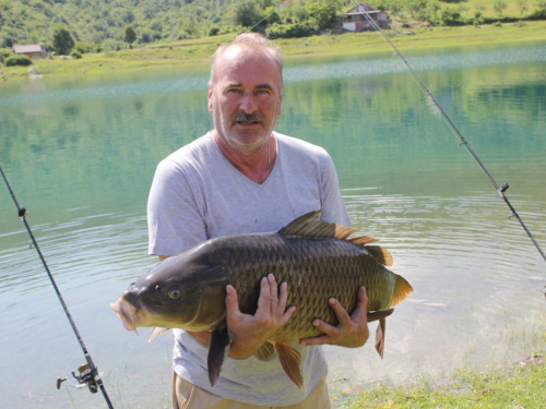 FOTO/VIDEO: U Ramskom jezeru uhvaćen šaran kapitalac od 28,4 kg