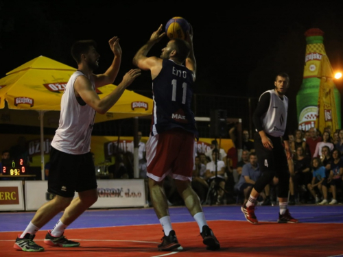 FOTO: Ekipa ''Makarska 3x3'' pobjednik 19. Streetball Rama 2021.