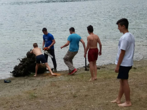 FOTO: Uređeno odmorište i plaža Gračac