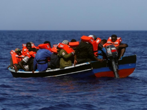 Dvanaest migranata nestalo u moru
