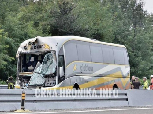 Vozač poginuo, 16 učenika ozlijeđeno na povratku s ekskurzije u BiH