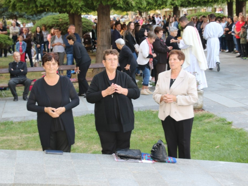 FOTO: Drugi dan trodnevnice na Šćitu - blagoslov prvašića i školskih torbi