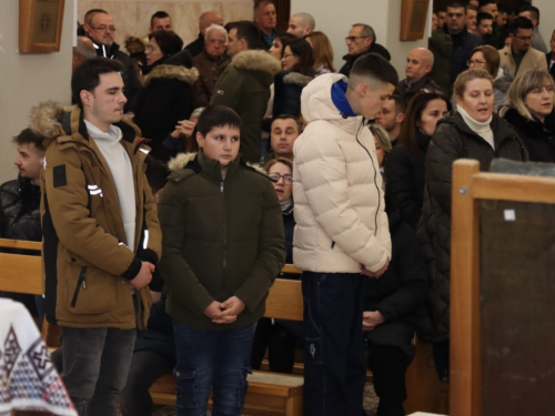 FOTO: Polnoćka u crkvi Uznesenja Blažene Djevice Marije na Šćitu