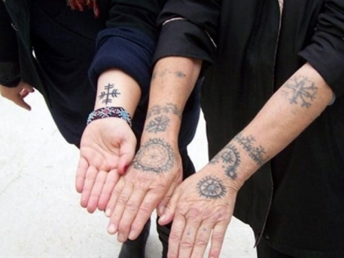 Ljubav s Kupresa: Tradicionalne tetovaže osvajaju svijet i nagrađuju