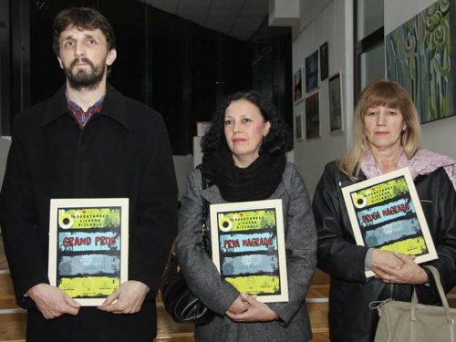 Antonio Džolan osvojio „Grand prix“ nagradu na 14. bugojanskom likovnom bijenalu