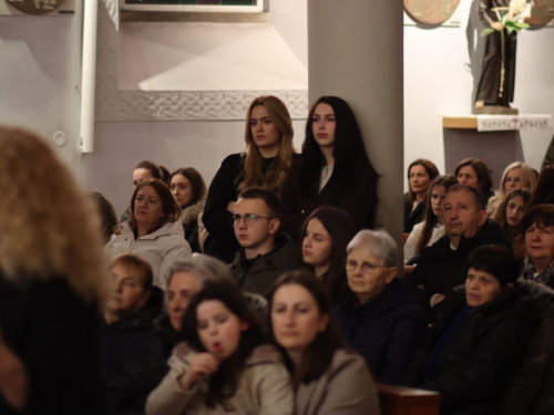 Veličanstvena završnica u Rami: ''Čuvarice'' koncertom u Prozoru zaključile korizmenu turneju