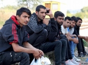 Policajci osumnjičeni za pljačkanje migranata