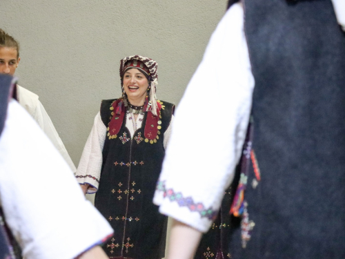 FOTO: Večer folklora u Domu kulture: Susret tradicije, glazbe i zajedništva