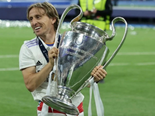 Luka Modrić proglašen najboljim nogometašem u 21. stoljeću