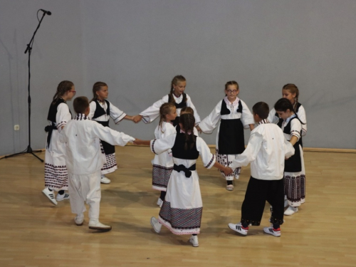 FOTO/VIDEO: 2. večer folklora u Prozoru - ''Običaje svoje zaboravit neću''