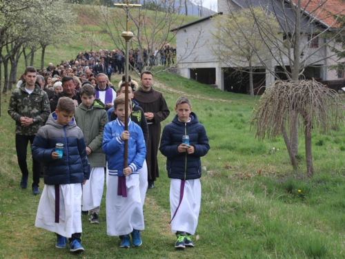 FOTO: Put križa kroz fratarski gaj na Šćitu