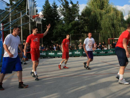 FOTO: Počeo turnir u uličnoj košarci "Streetball Rama 2014."