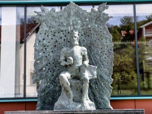 Dugovi, otkazi, prodaja imovine; prava slika upravljanja općinom Prozor-Rama