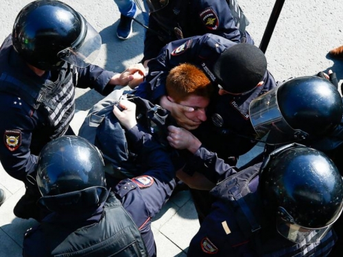 Rusija: Prosvjedi protiv Putina, privedene desetine osoba