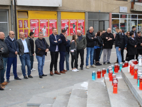 FOTO: Povodom Svih svetih u Prozoru zapaljene svijeće za poginule i preminule branitelje