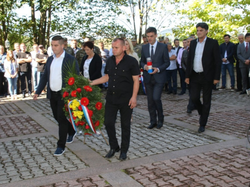 FOTO: Na Uzdolu obilježena 24. obljetnica stravičnog pokolja nad Hrvatima