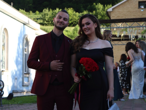 FOTO/VIDEO: Matura 2024. - Defile mladosti na ulicama Prozora