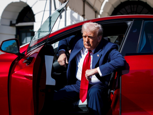 Trump uvodi Kini carine do 245%