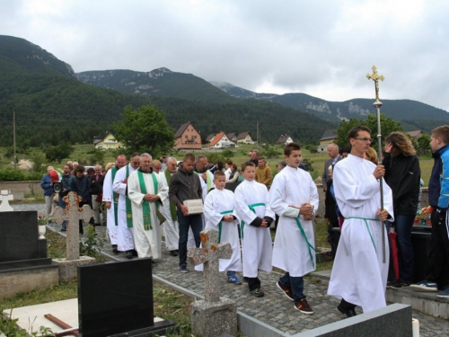 FOTO: Blagoslov gradilišta i kamena temeljca nove filijalne crkve na Risovcu