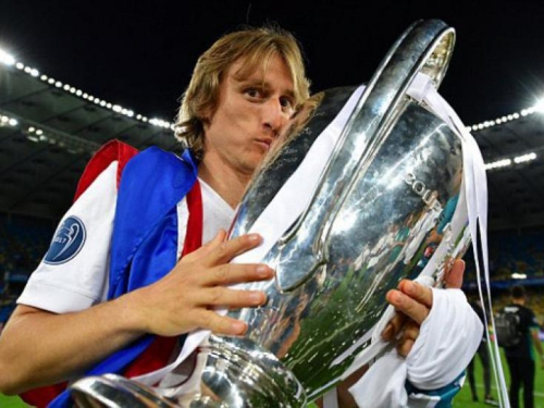 Modrić je zadnjeg dana prijelaznog roka odbio tri ponude europskih velikana