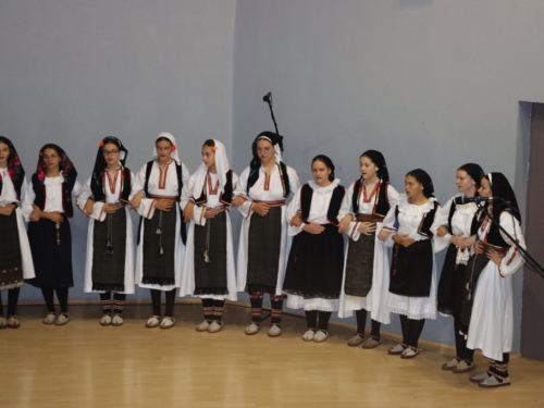 FOTO/VIDEO: 2. večer folklora u Prozoru - ''Običaje svoje zaboravit neću''