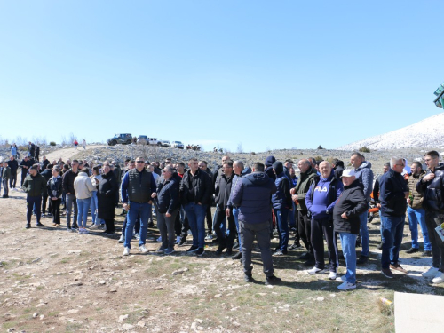 Mirno okupljanje na Zahumu: Ramci poručili – ''Ne damo svoje!''