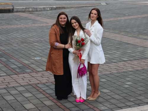 FOTO/VIDEO: Matura 2023. - Defile mladosti na ulicama Prozora