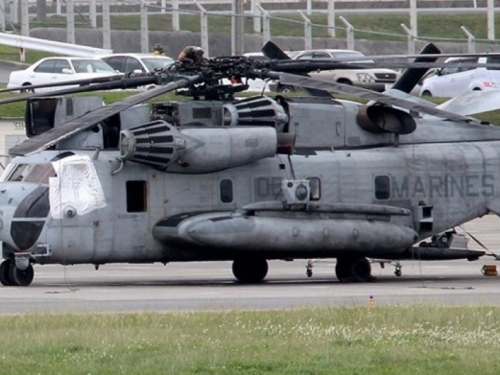 Prozor američkog helikoptera pao na školu u Japanu